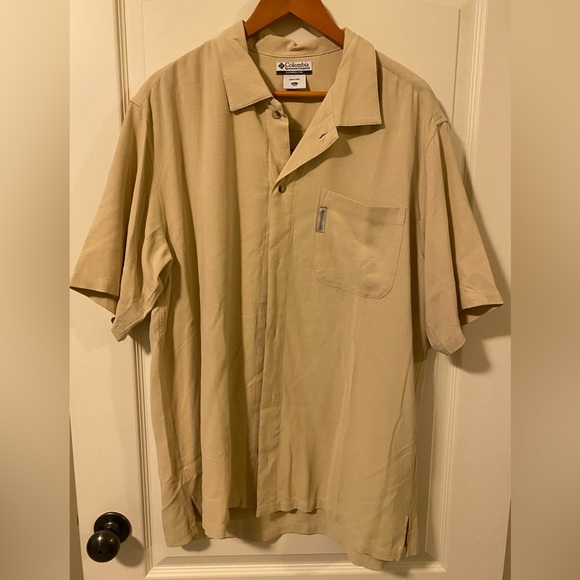 EUC Men’s Columbia Short Sleeve Dress Shirt Size XL - Picture 2 of 5
